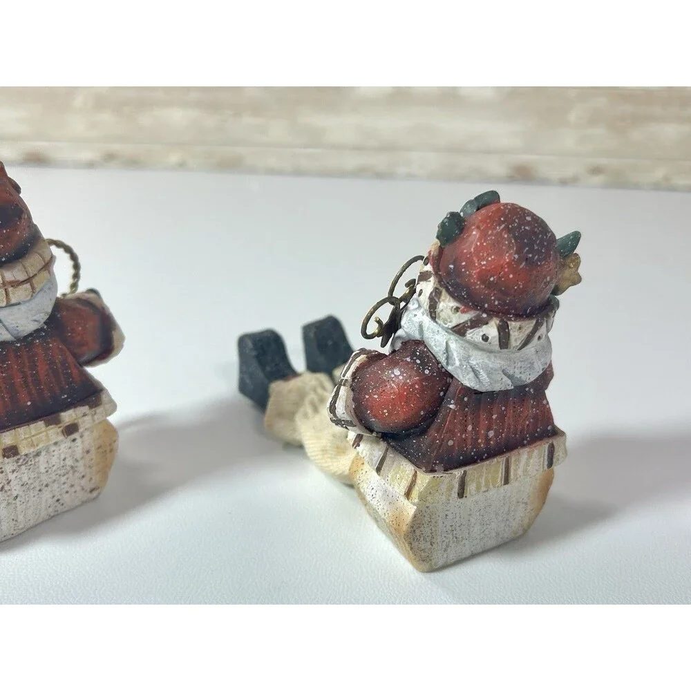 Set Rustic Sitting Wood Santa Figurines Plaid Metal Wire Folk Art Ornament Decor